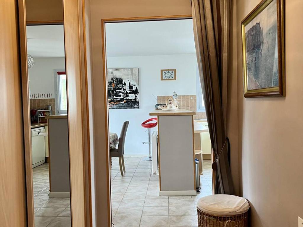 Cambo-les-Bains T2 calme 2 couchages avec parking - 3