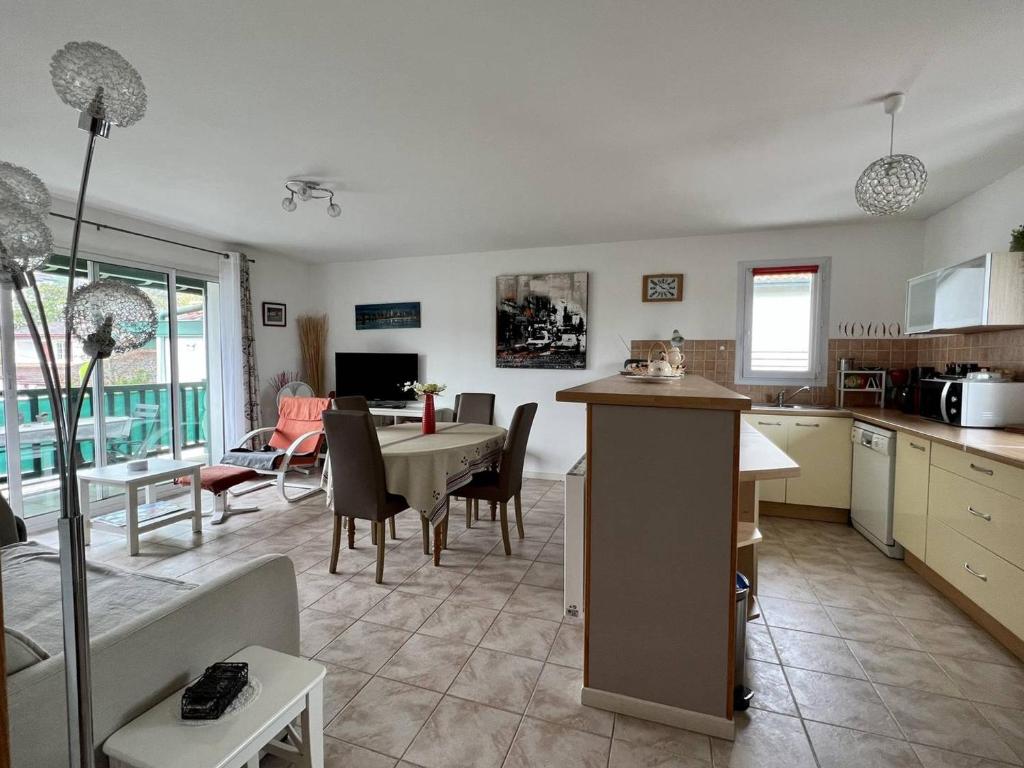 Cambo-les-Bains T2 calme 2 couchages avec parking - 4