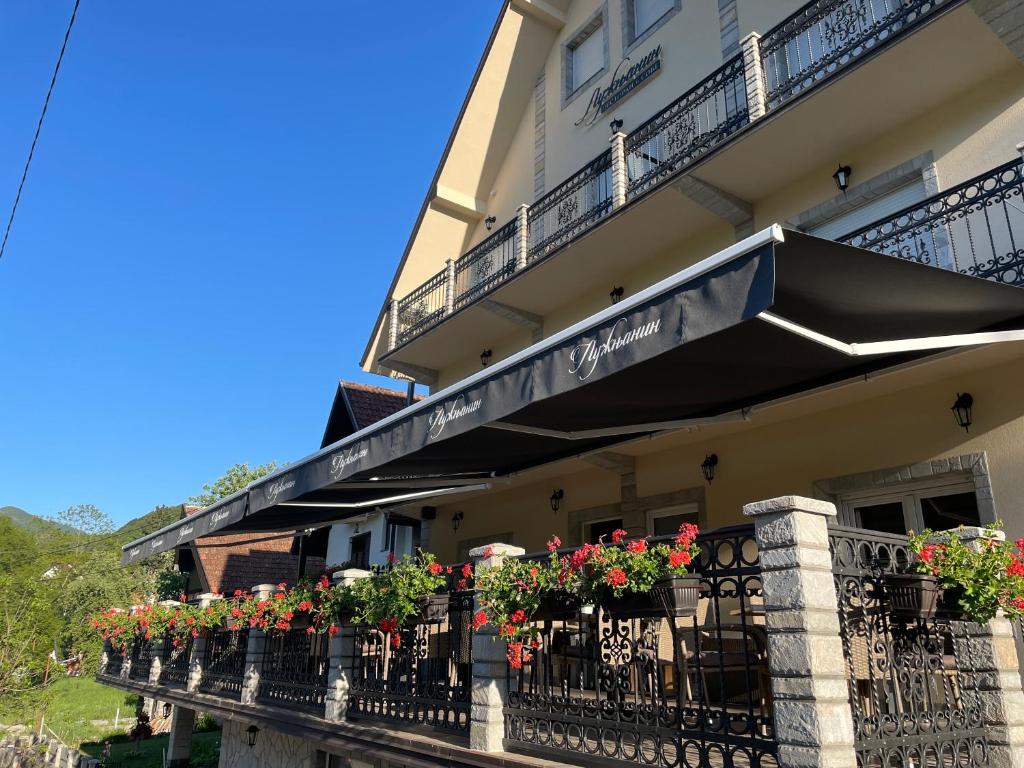 Luznjanin restoran i sobe photo