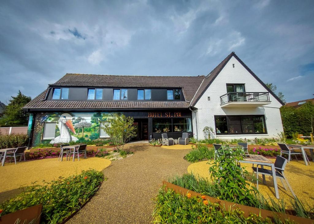 Hotel Auberge St. Pol photo