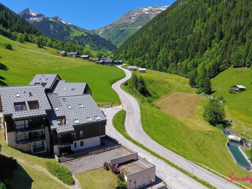 Charmant 3 pièces avec balcons, proche des pistes, 6 pers, navette gratuite, animaux acceptés - 2