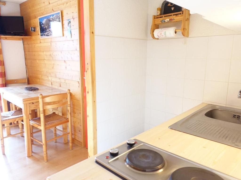 Charmant T2 cabine 4 pers, centre-village, proche pistes et commerces, balcon sud, piscine l'été - 2