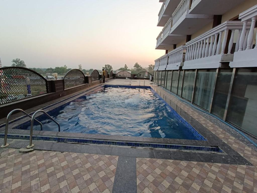 Hotel Lotus Paradise photo