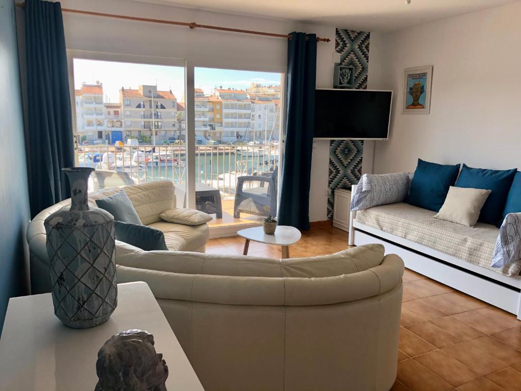 Appartement 80 m2,Port Rhodes D-2 chambres, terrasse panoramique, vue sur le canal principal d’Empuriabrava - 4