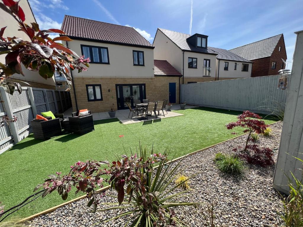 WHITBY-CAPTAINS HOUSE WHITBY - 4 bed Luxury Holiday Home, Whitby