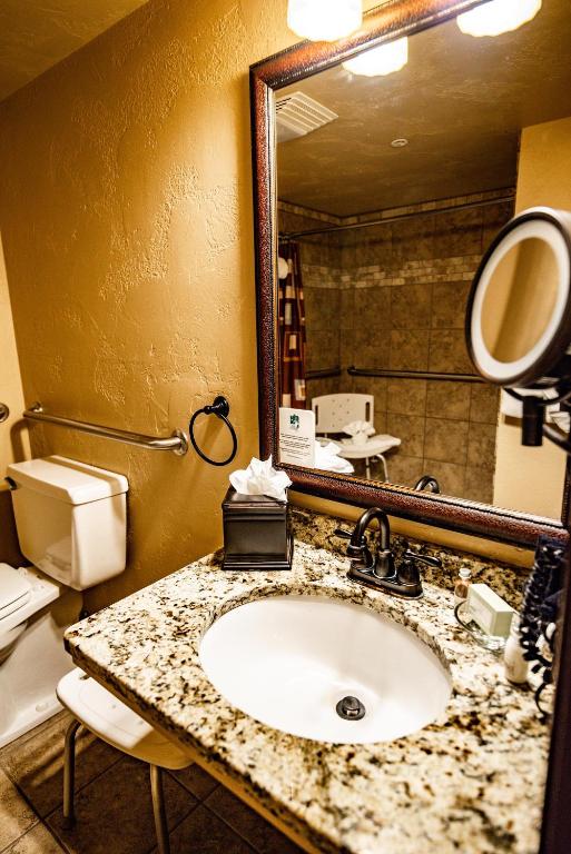 Elk Country Inn photo
