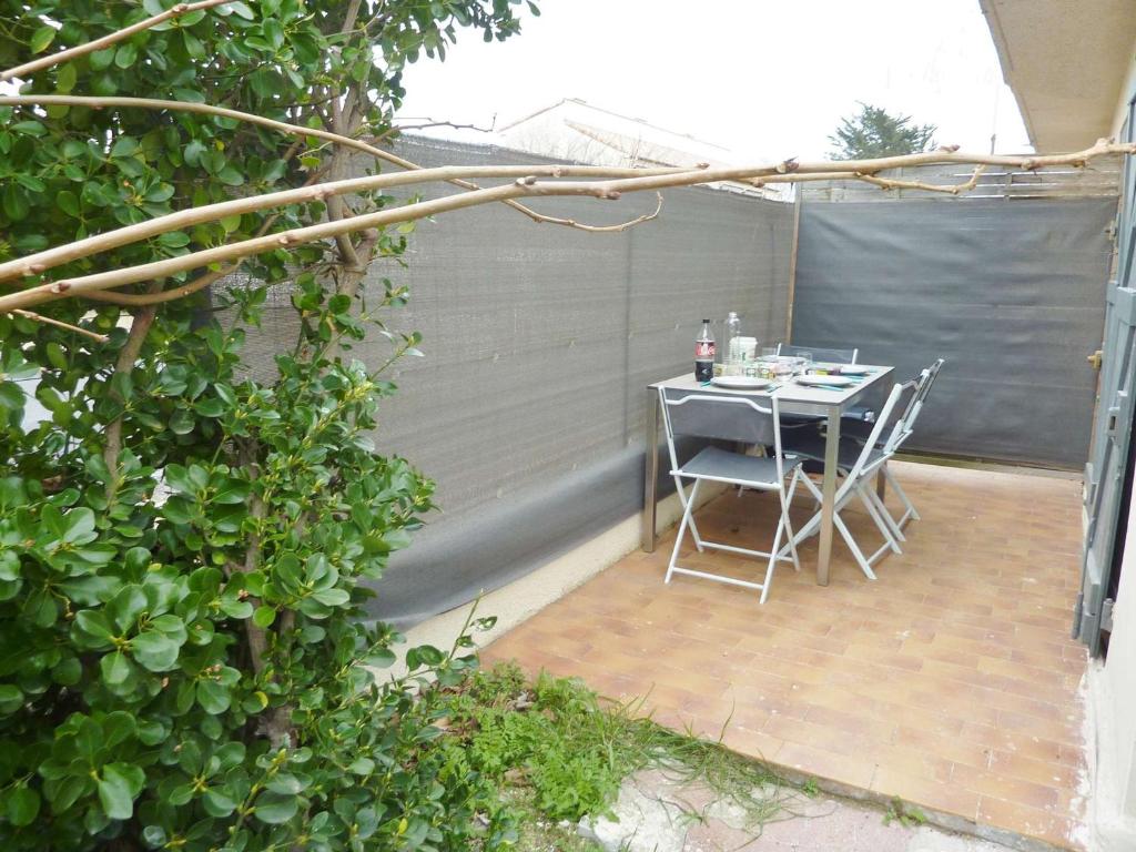 Appartement T2 rénové, climatisé, avec terrasse et parking, proche plage - FR-1-387-166 - 5