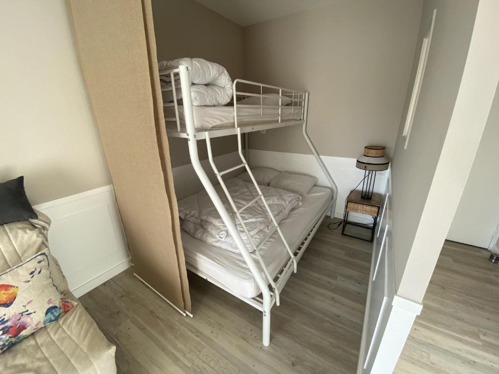 Studio refait à neuf, front de mer, avec parking, pour 3 personnes - FR-1-474-147 - 2