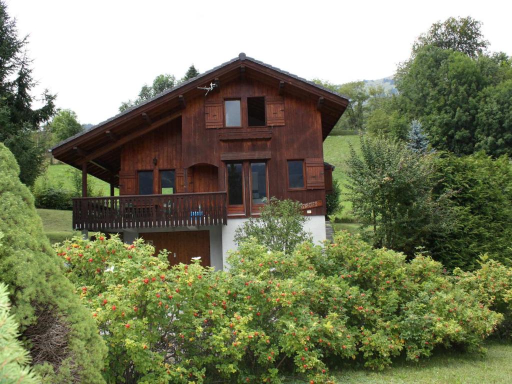 Chalet Savoyard avec Poêle à Bois et Vue sur Grand Massif - FR-1-624-10 - 2