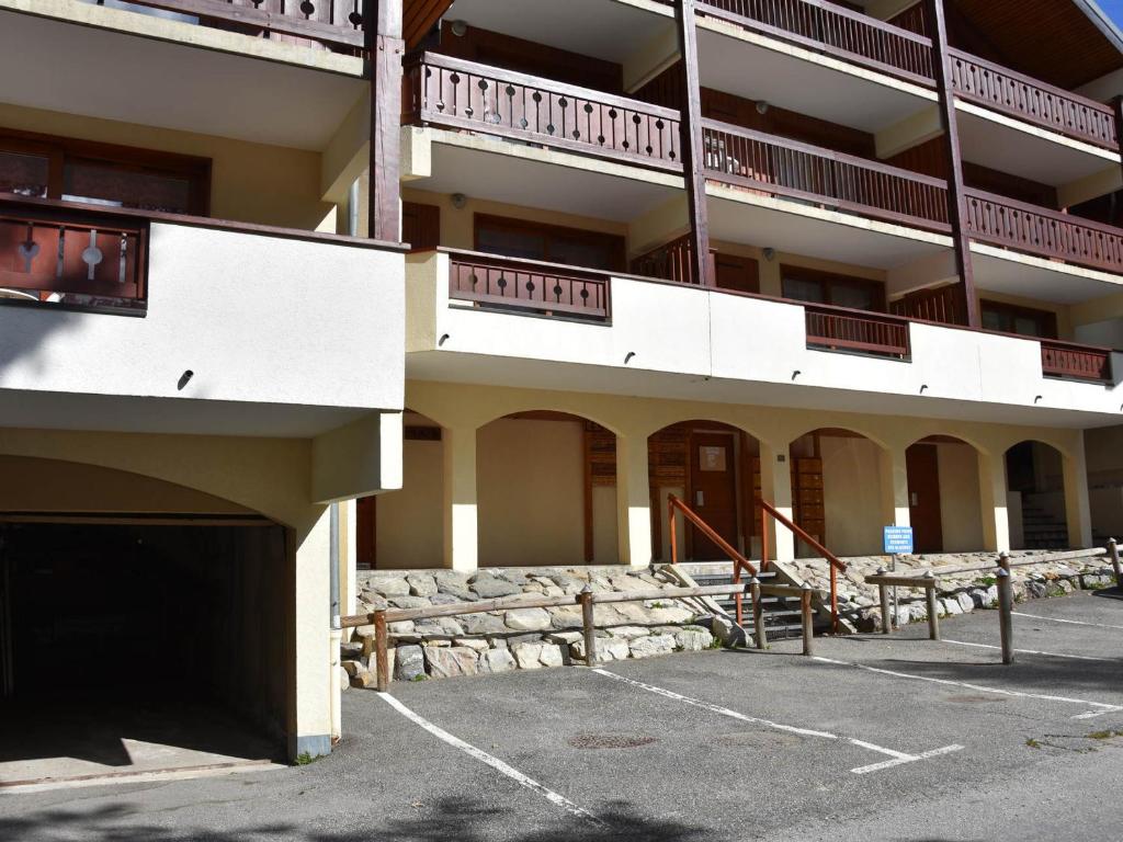 Appartement 4 pièces ensoleillé, balcon sud, près du téléphérique - FR-1-464-193 - 2