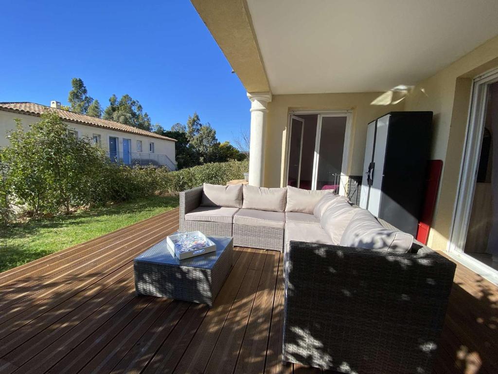 Sainte-Maxime : 3 Pièces, 4 Couchages, Piscine, Calme, Proche Commerces et Aqualand - FR-1-226-476 - 2