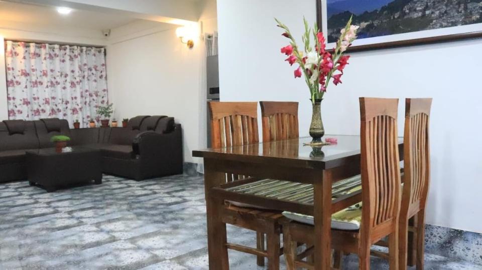 RHODODENDRON stay photo