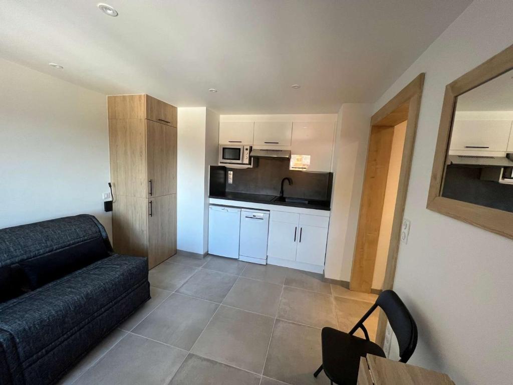 Studio Montagne Rénové, 2 Pers, Proche Pistes et Commerces, Méribel - FR-1-180-572 - 2