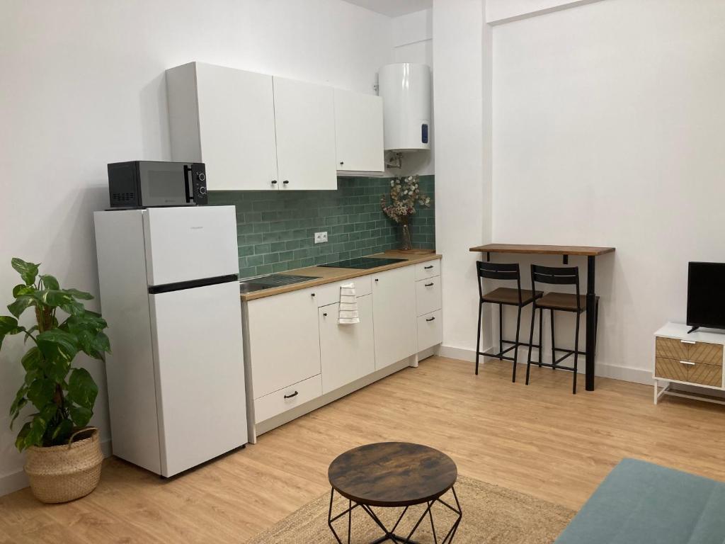 Castle View Apartments - 4