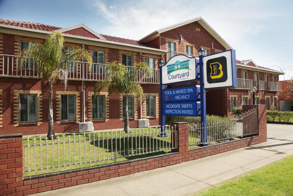 Courtyard Motor Inn — Hotel in Shepparton