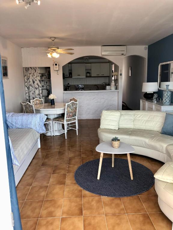 Appartement 80 m2,Port Rhodes D-2 chambres, terrasse panoramique, vue sur le canal principal d’Empuriabrava - 3