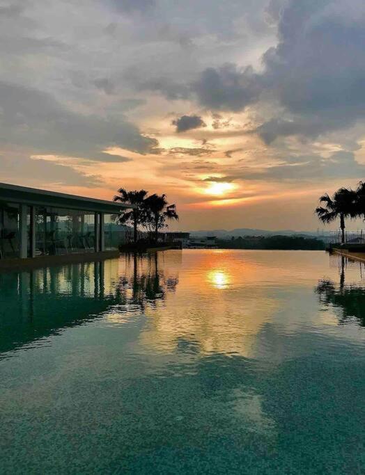 Pool View Calla Lily Studio with Wifi photo