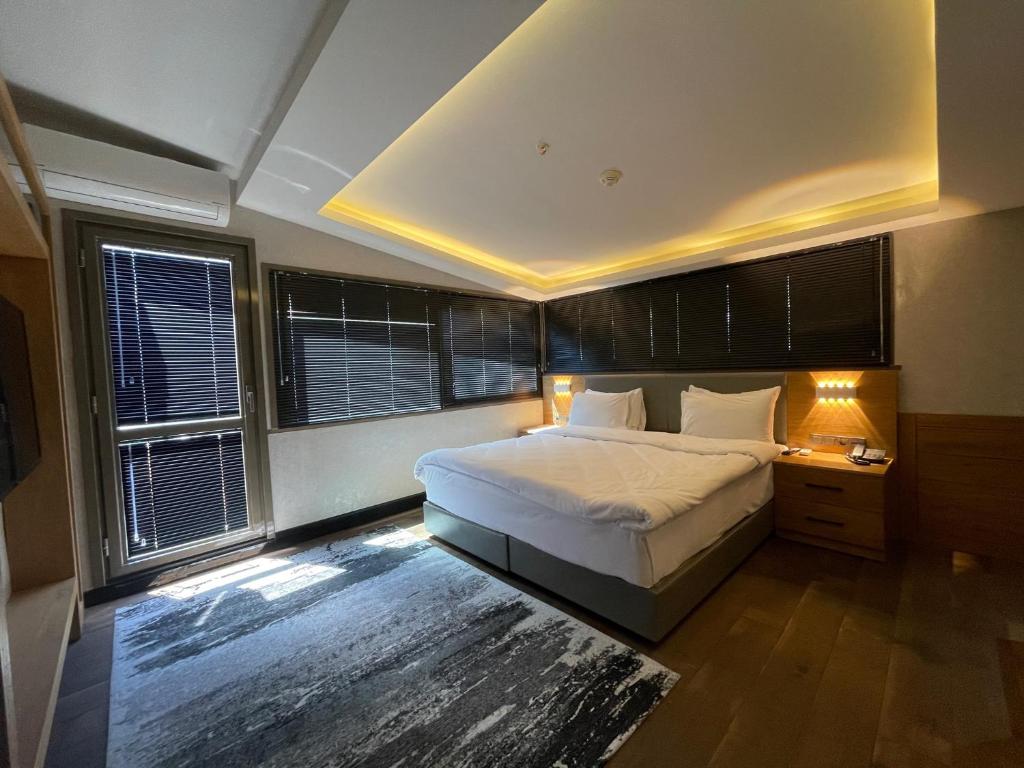 Feri Suites photo
