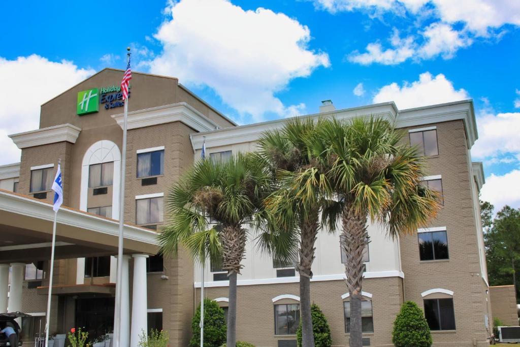 Holiday Inn Express & Suites Douglas photo