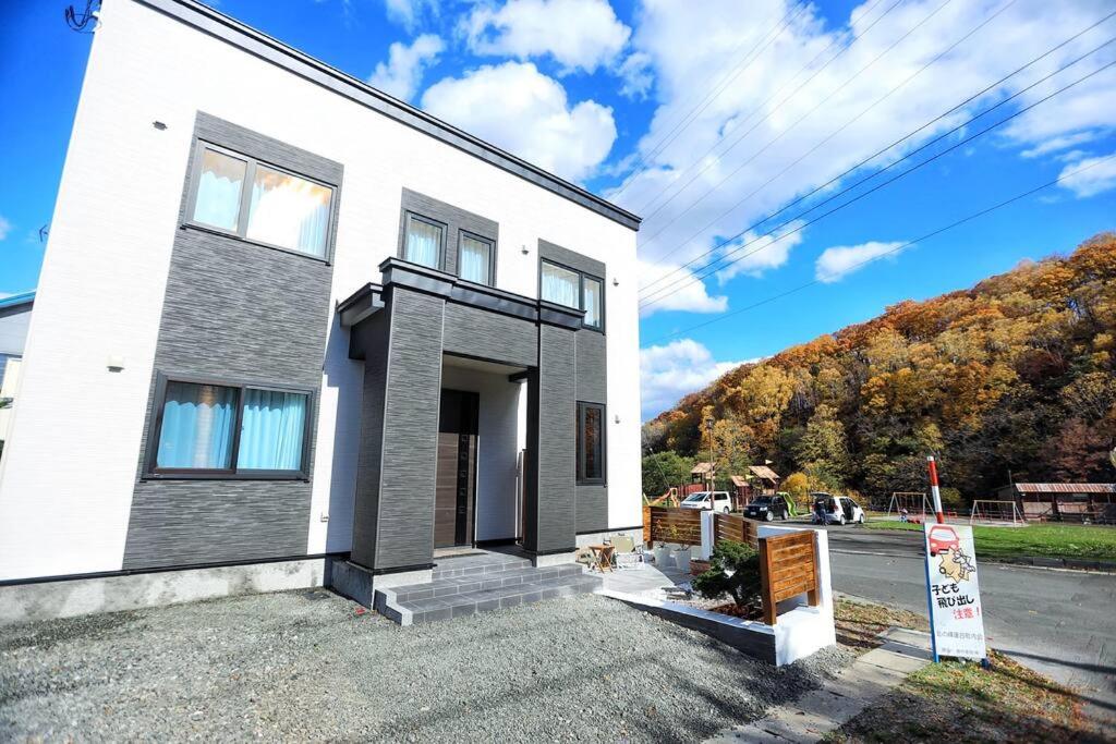 Furano CUBE SUGAR-方糖民宿,步行8min到雪场,3 brs,Max 6ppl — Hotel in Furano