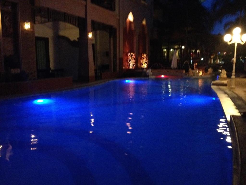 Swimming pool