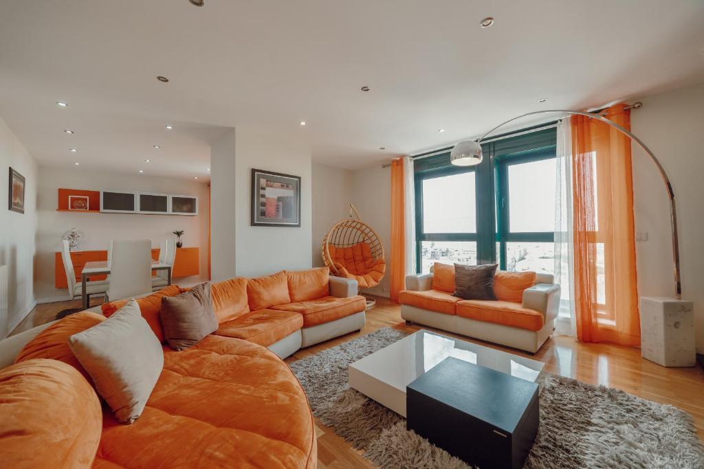 Downtown Grand Tower View by Vacationy, Porto