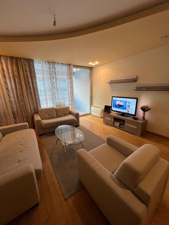 'M&M' two bedroom apartment in center of Budva - 2