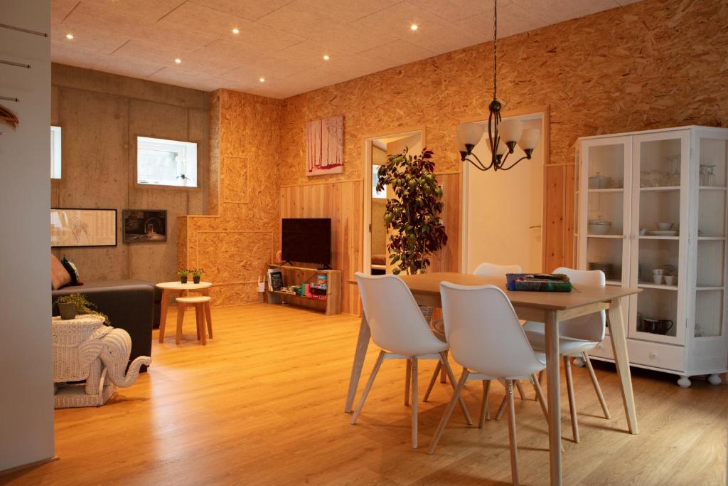 Úti í Kina, Tórshavn