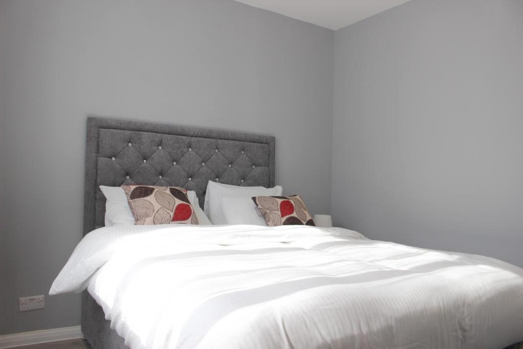 Hevs Heavenly apartment with steam shower and free parking photo