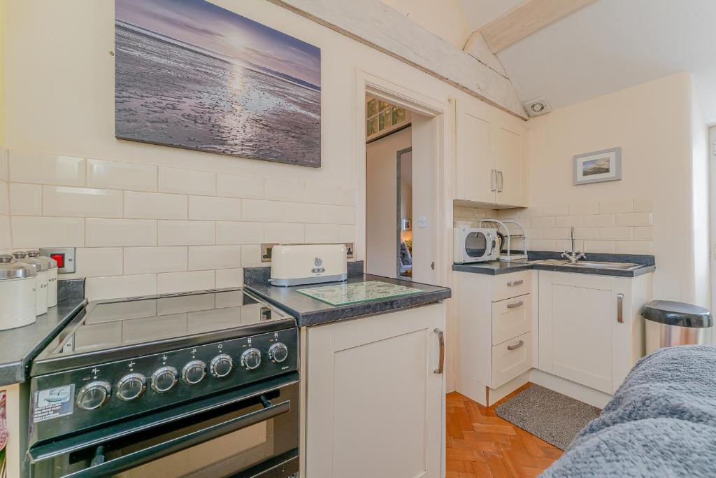 Quarry Cottage, Trelogan photo 7