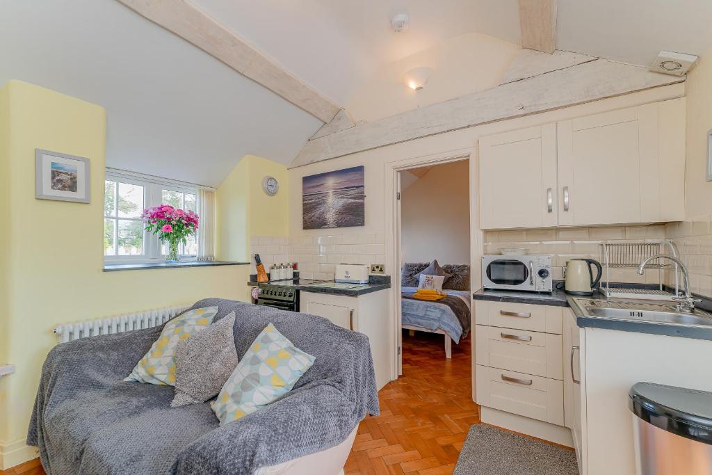 Quarry Cottage, Trelogan photo 6