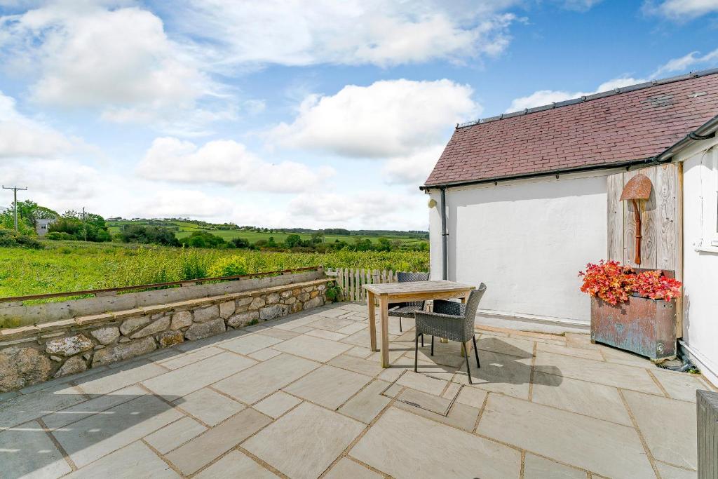 Quarry Cottage, Trelogan photo 8