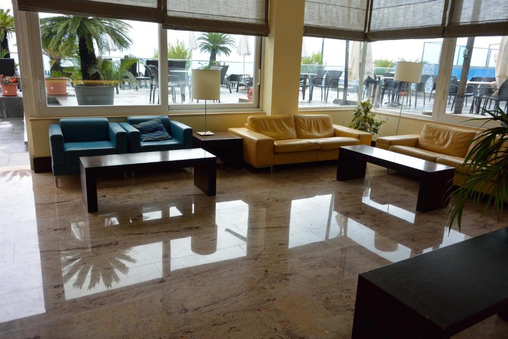 Hotel Columbus photo