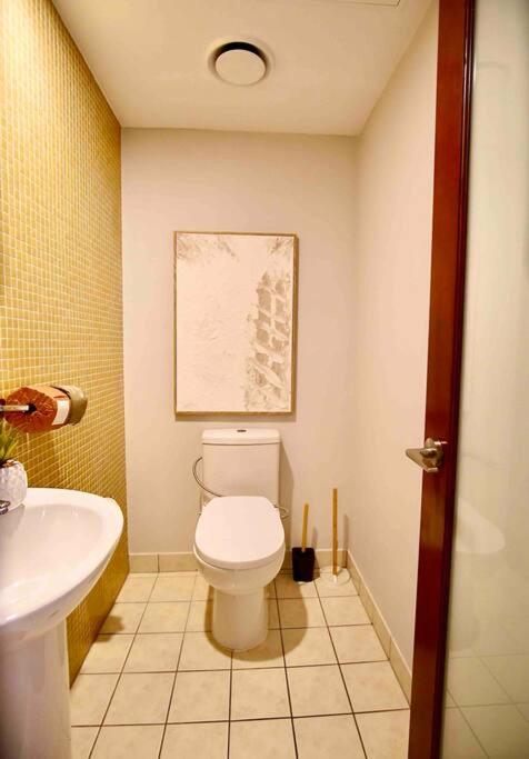 St Johns Apartment 3 Bed 2.5 Bath 2 CarPark Brisbane CBD photo