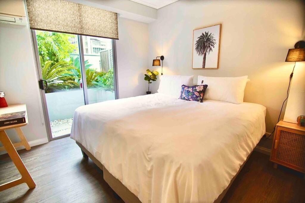 St Johns Apartment 3 Bed 2.5 Bath 2 CarPark Brisbane CBD photo
