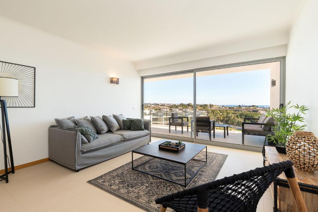 Varandas do Castelo By Garvetur — Hotel rooms in Albufeira, Faro