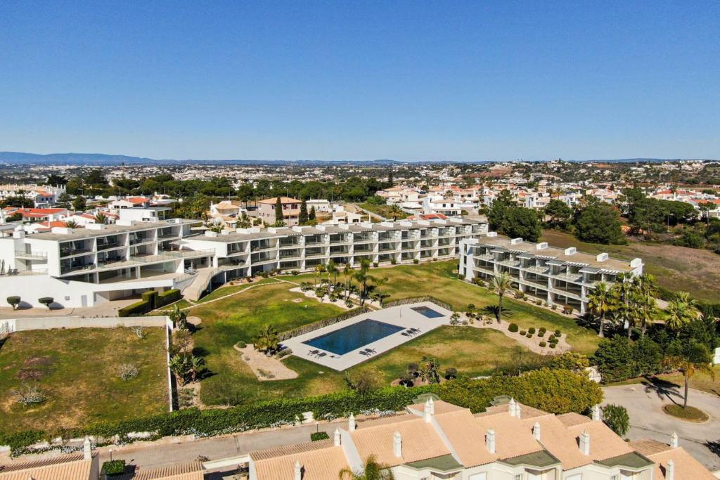 Varandas do Castelo By Garvetur — Hotel building in Albufeira, Faro
