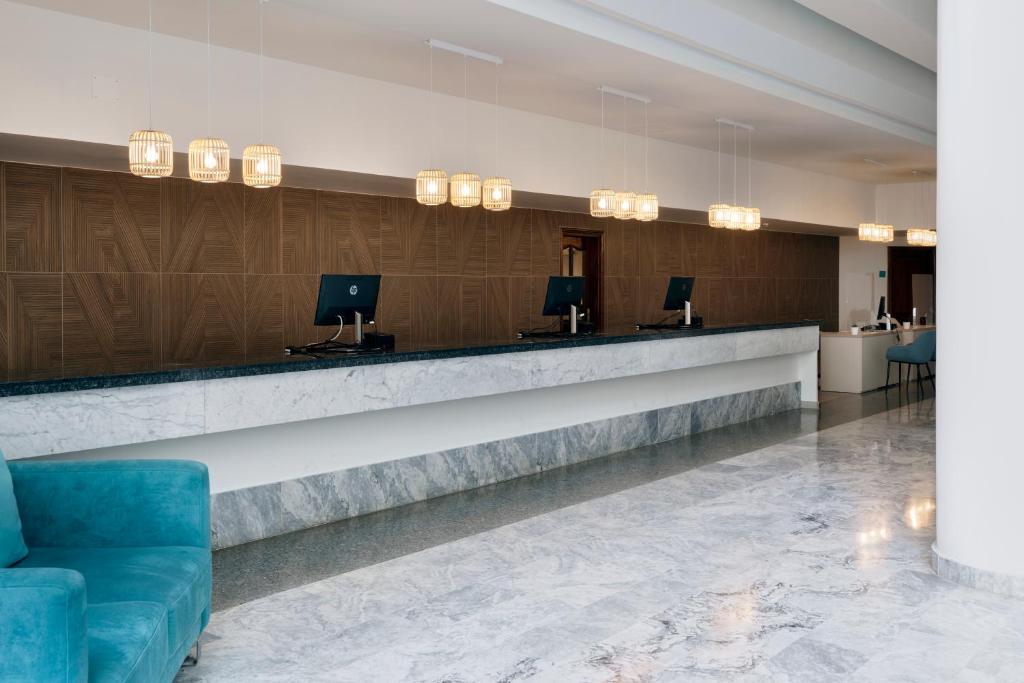 Alua Tenerife — Hotel building in Puerto de la Cruz, Canary Islands