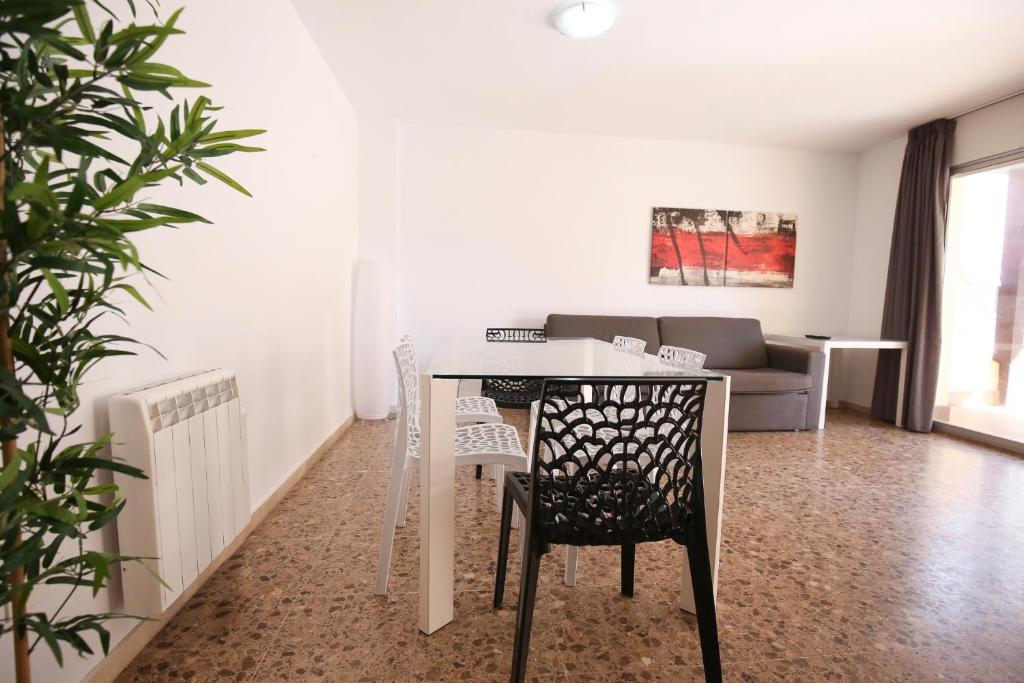 COSTA DAURADA APARTAMENTS - Laresman - 4