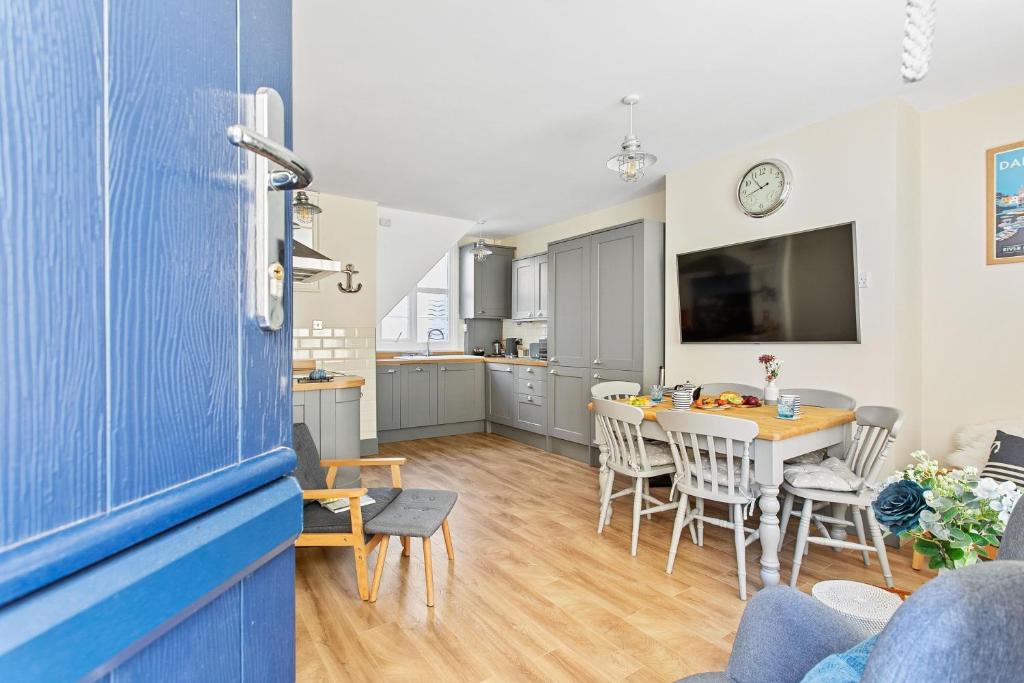 Captains Cottage - Stylish cottage, level location, in the heart of Dartmouth, Dartmouth