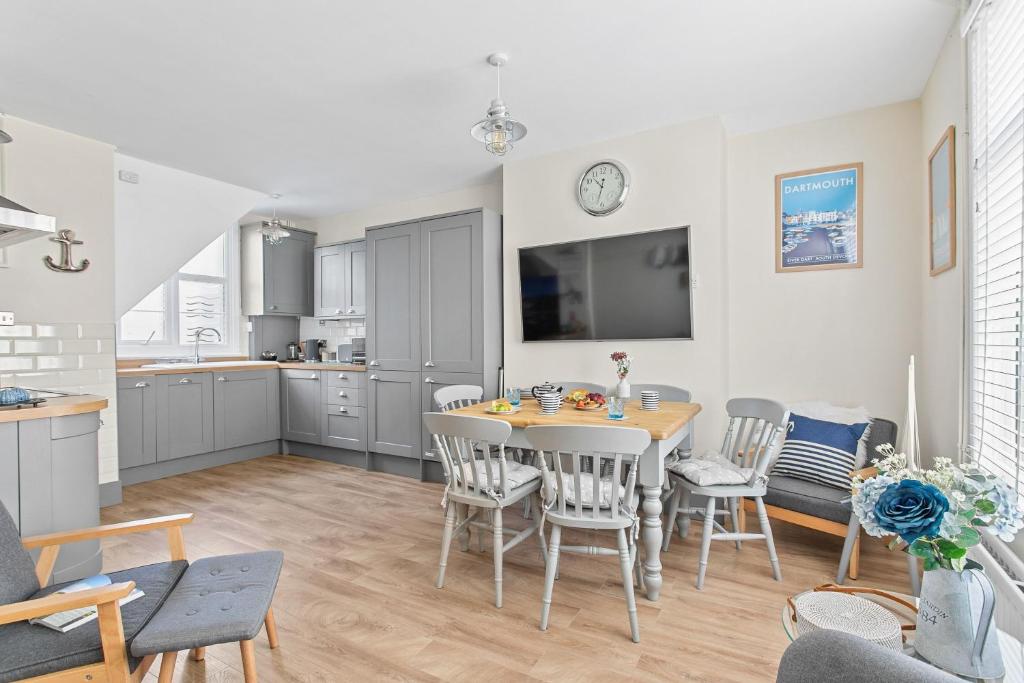 Captains Cottage, Dartmouth photo 8