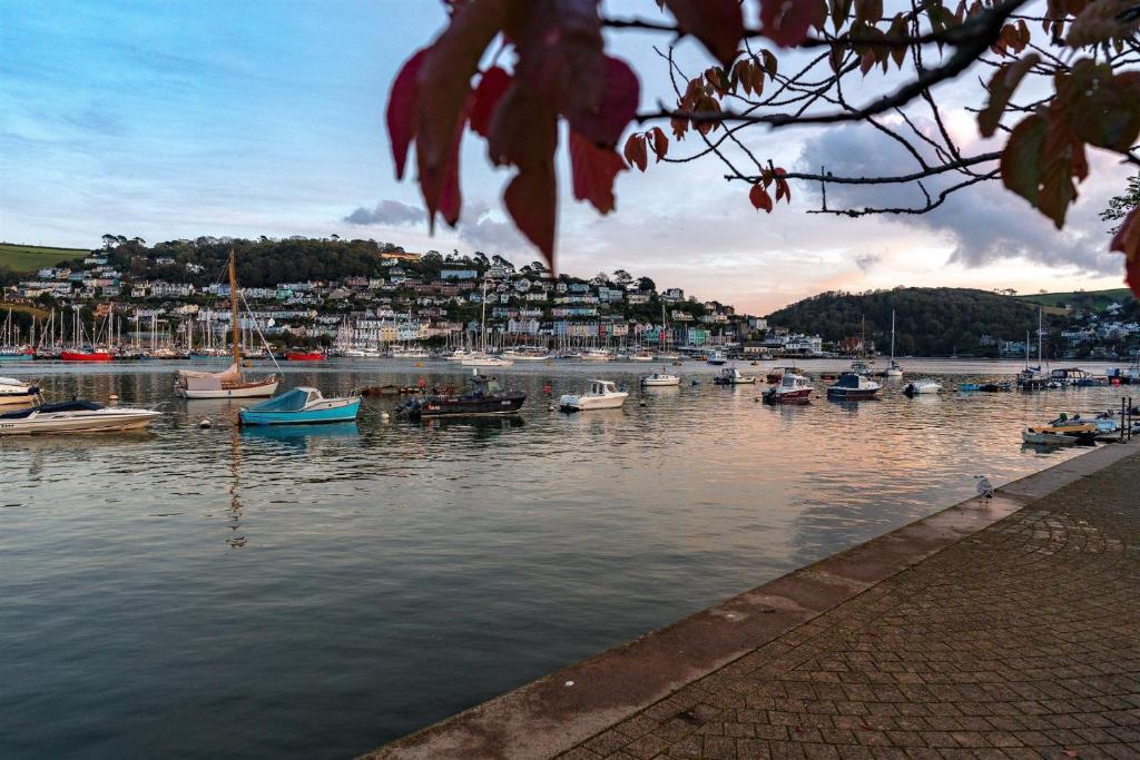 Captains Cottage, Dartmouth photo 6