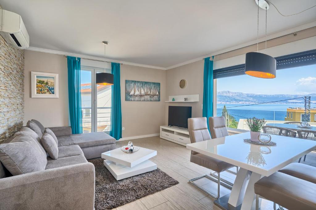 Moni's Place - fresh seaview apartment, Slatine