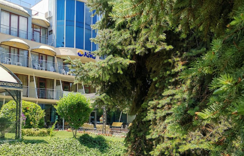 Hotel Koral — Hotel building in Varna, Varna Region