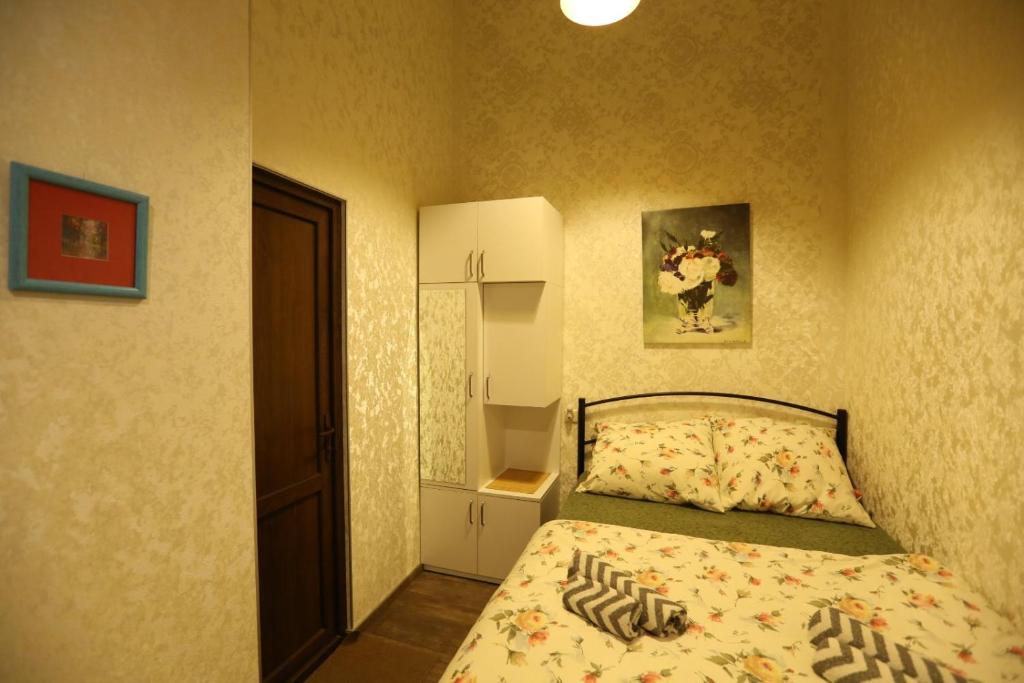 Luky apartment on Rustaveli Ave. photo