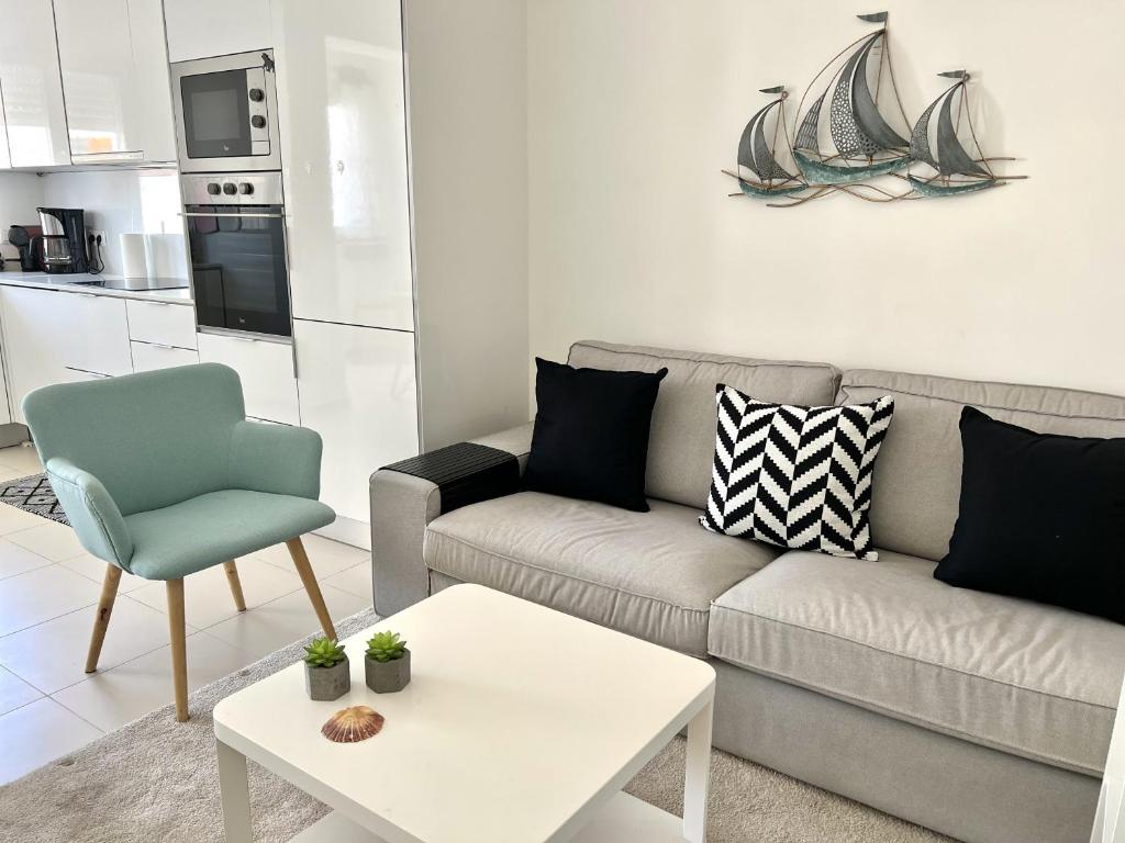 Nutmeg - 50mtrs to beach - by HD PROPERTIES, Quarteira