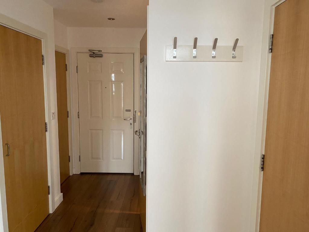 Lovely one bedroom apartment in Greater London, ID required photo