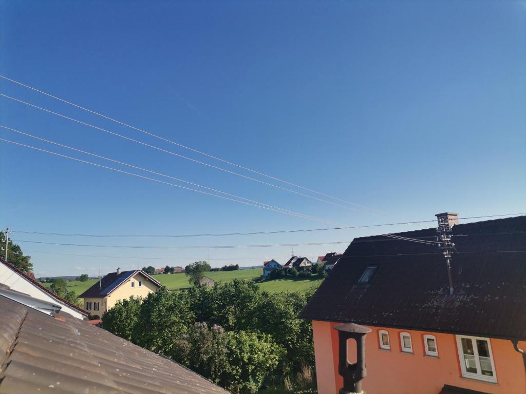 GasteZimmer im DG Attic mit kleinem Bad WLAN, TV und Parkplatz photo