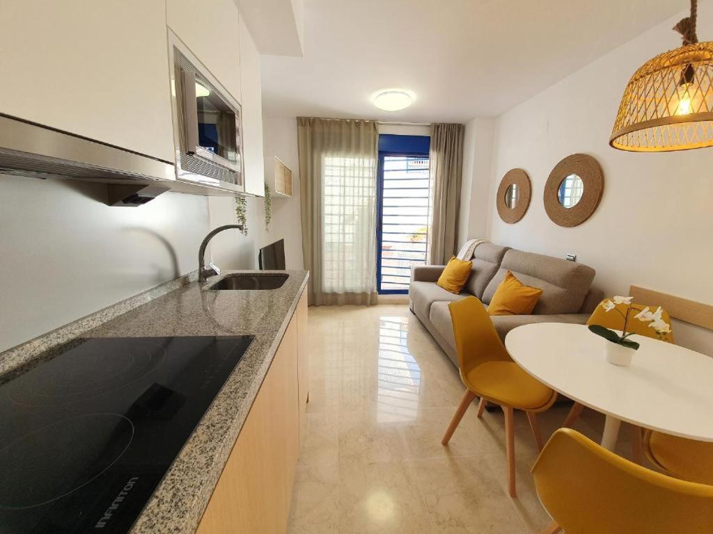 Apartamento con parking con piscina junto a la playa - 2
