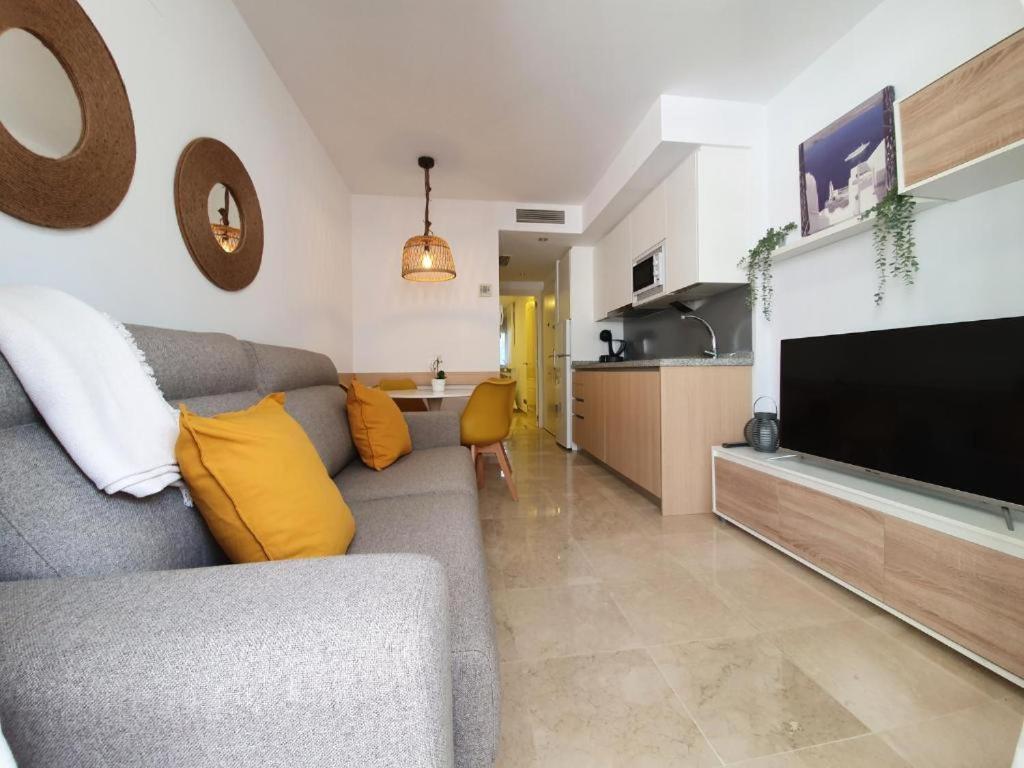 Apartamento con parking con piscina junto a la playa - 1